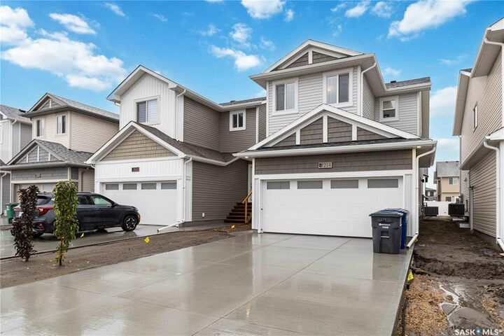 Property Photo:  214 Antonini Court  SK S7L 7P3 