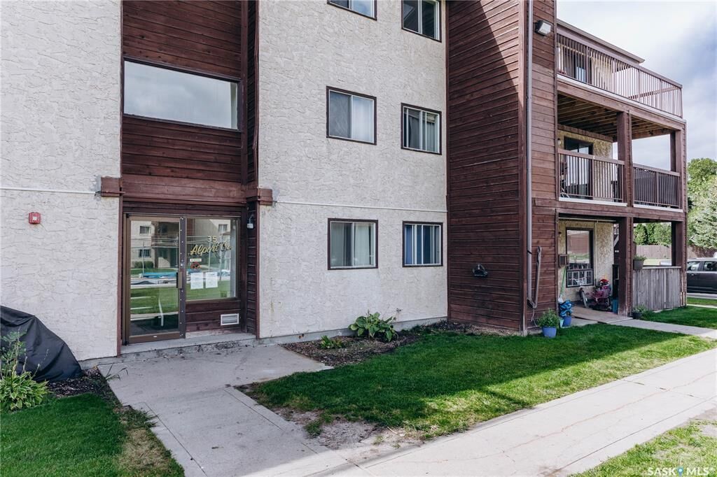 Property Photo:  35 Alport Crescent 206  SK S4R 7X2 
