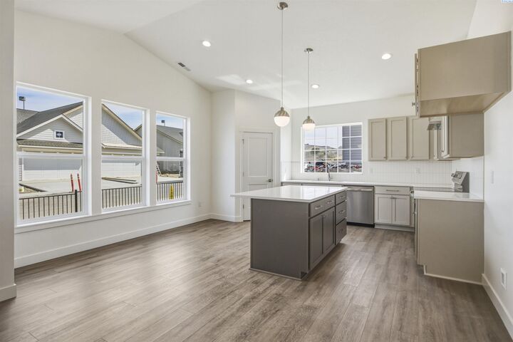 Property Photo: 4401 Conifer St. WA 99353