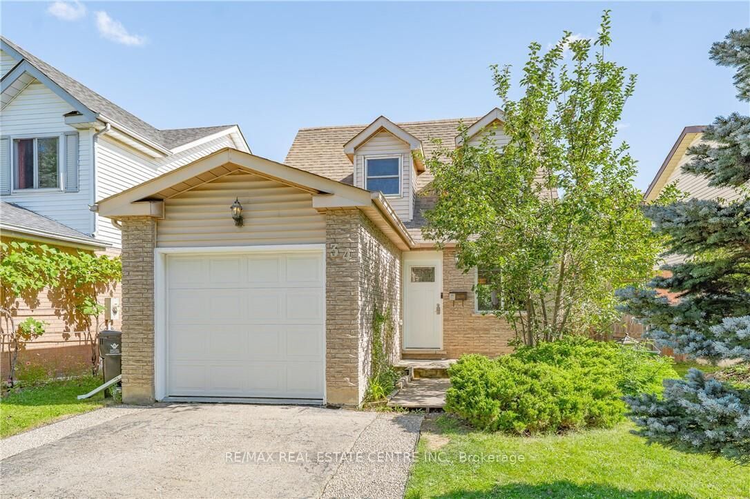 Property Photo:  34 Camrose Court  ON N2M 5J5 