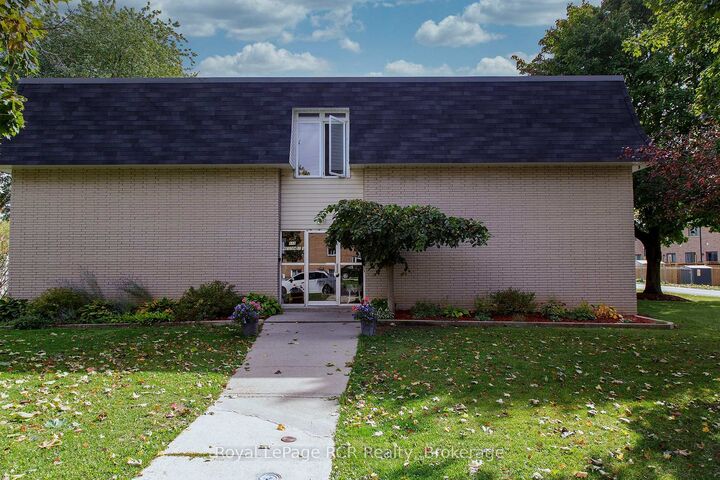 Property Photo:  118 Preston Street S 324  ON N0G 1A0 