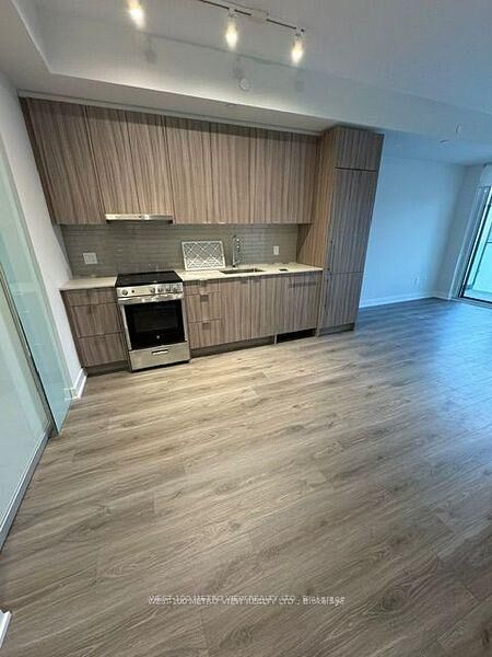 Property Photo:  4130 Parkside Village Drive 1603  ON L5B 3M8 