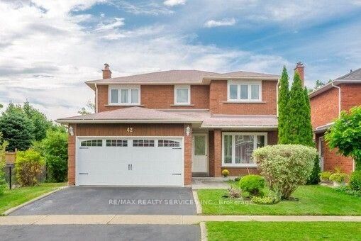 Property Photo:  42 Dundalk Crescent  ON L6Z 2V1 