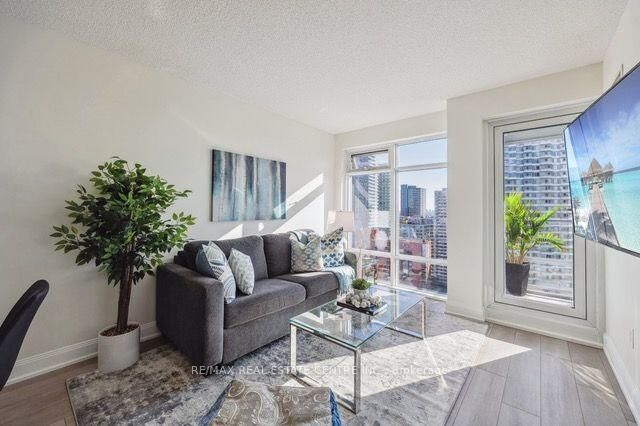 Property Photo:  2191 Yonge Street 2601  ON M4S 3H8 