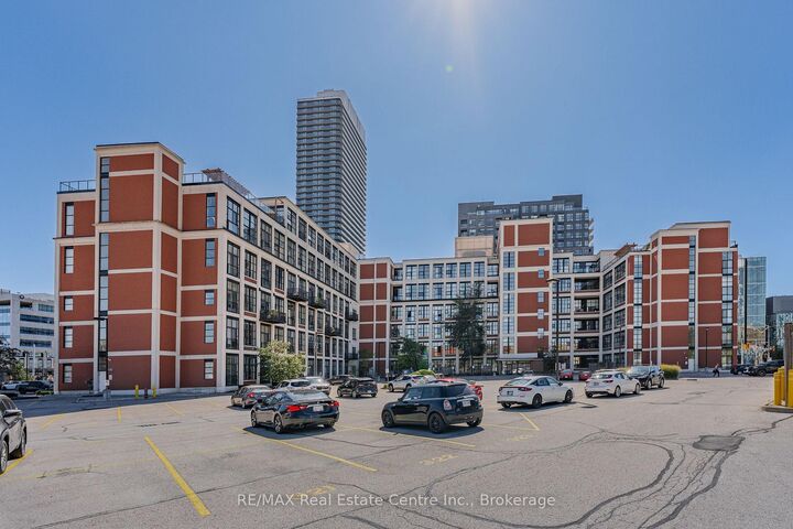 Property Photo:  410 King Street 314  ON N2G 1C3 