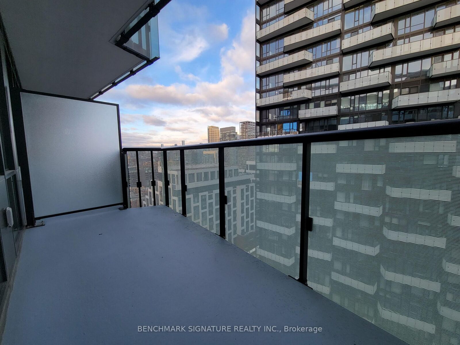 Property Photo:  480 Front Street W 1809  ON M5V 0V5 