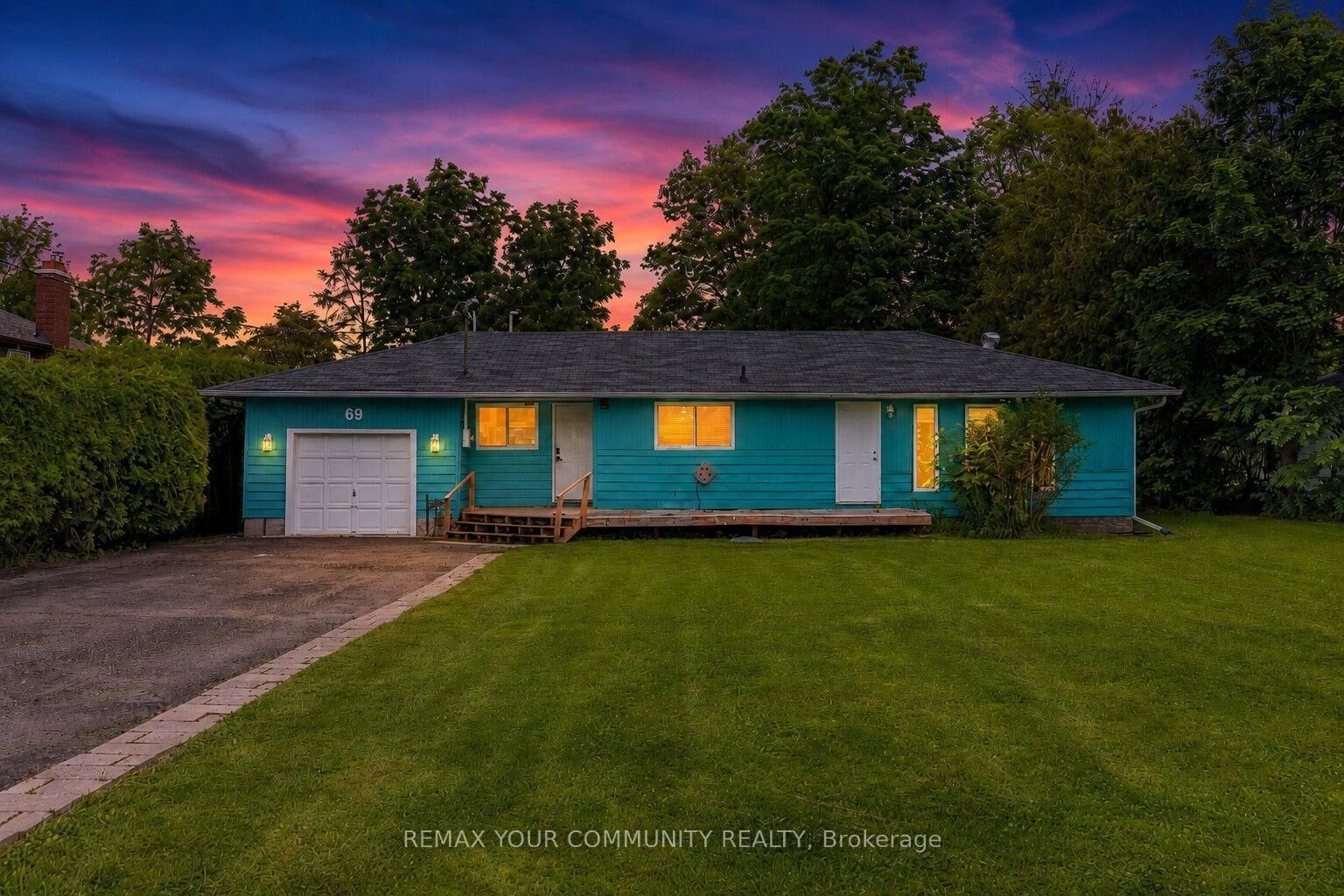 Property Photo:  69 Virginia Boulevard  ON L0E 1R0 