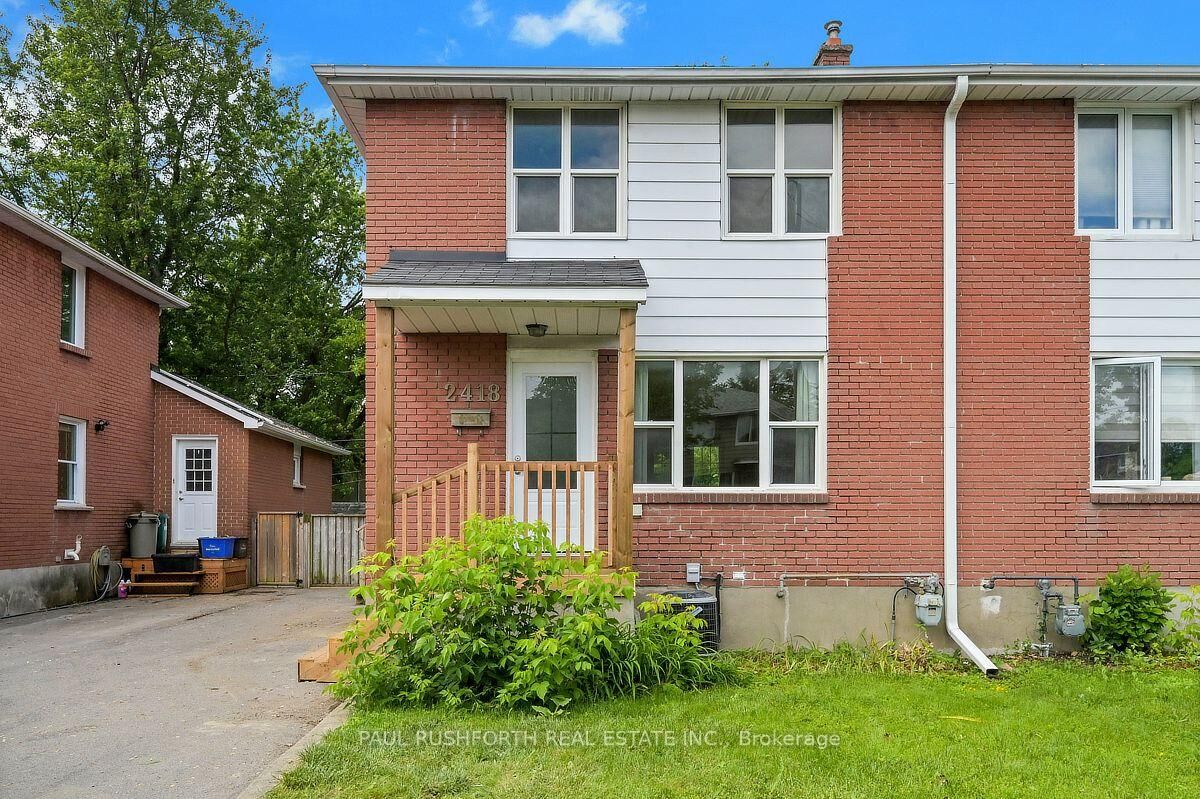 Property Photo: 2418 Clementine Boulevard ON K1V 8E2