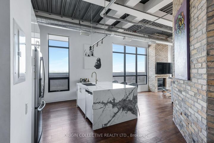 Property Photo:  736 Dundas Street E Ph2  ON M5A 2C5 