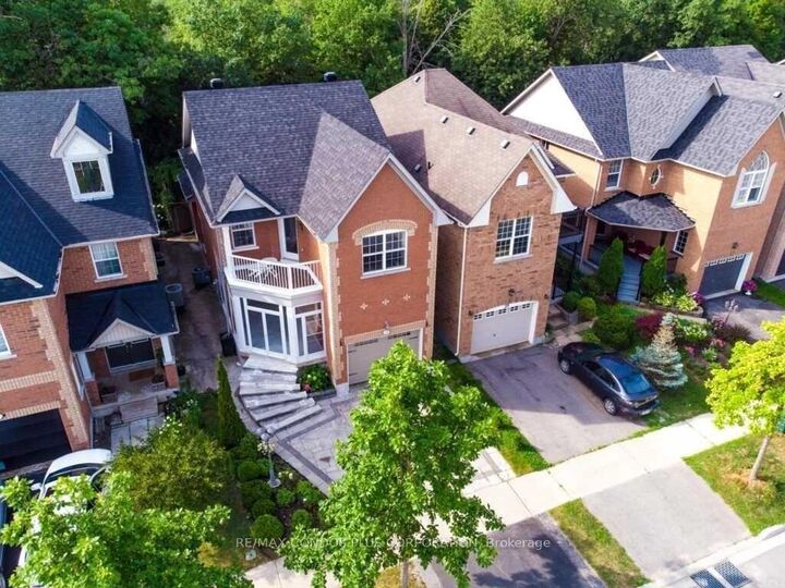 Property Photo:  41 Maroon Drive  ON L4E 5B4 