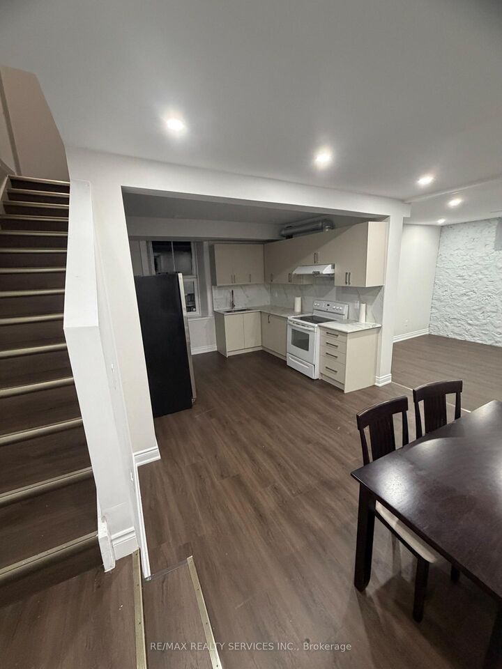 Property Photo:  8918 Wellington 124 Road Unit B  ON N1H 6H7 