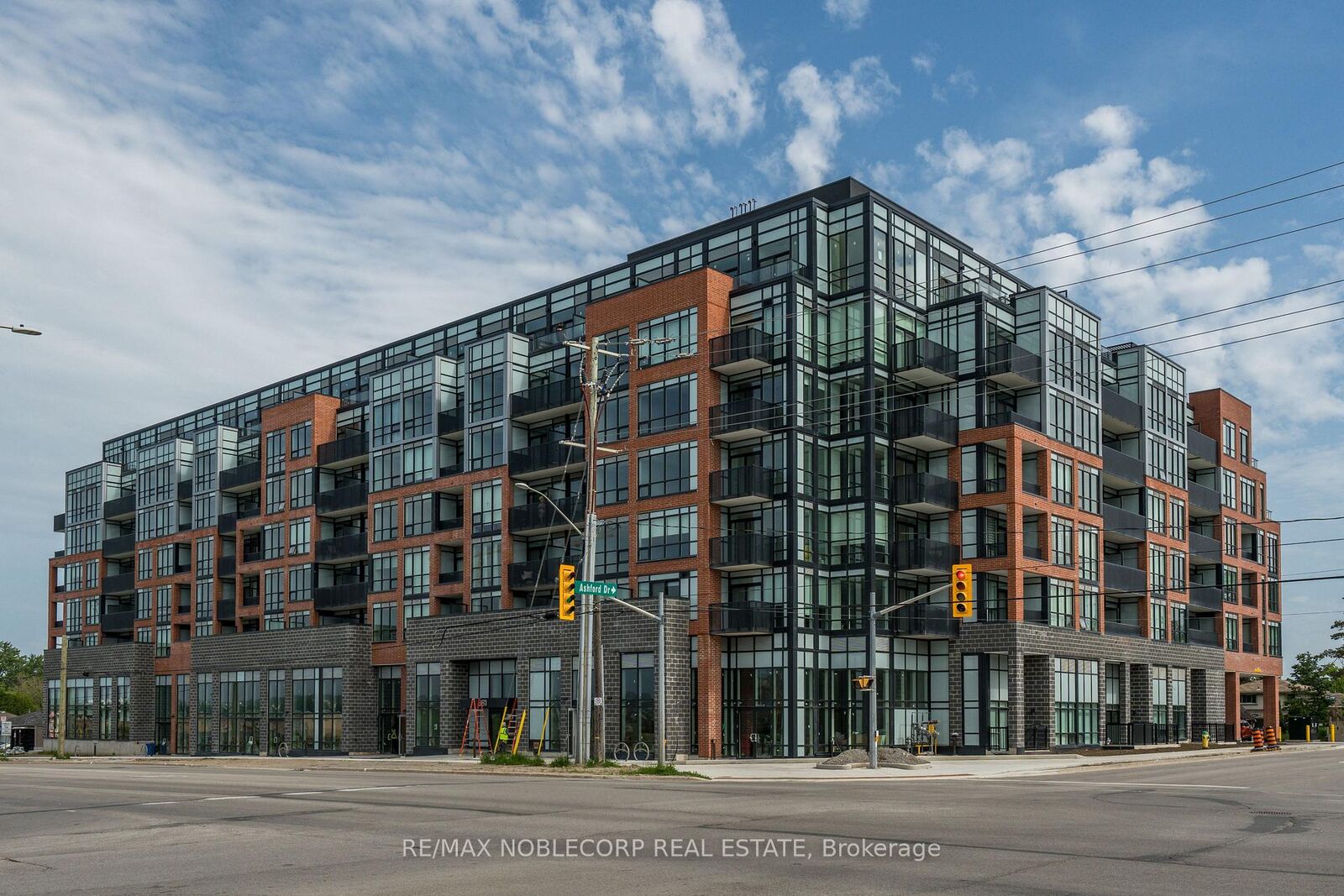 Property Photo:  681 Yonge Street 626  ON L9K 0J1 