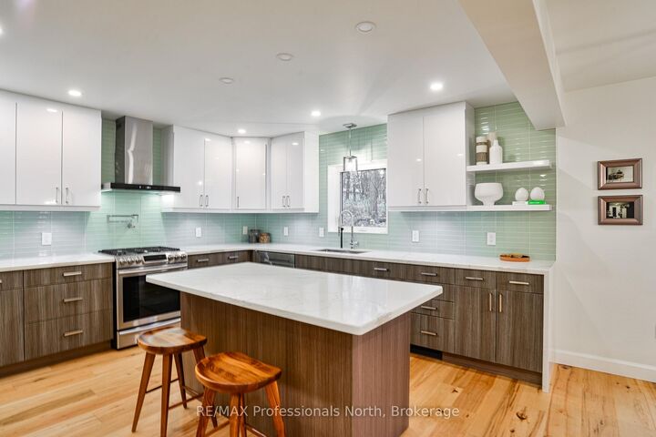 Property Photo:  225 Blanchard Street W  ON P1P 1A8 