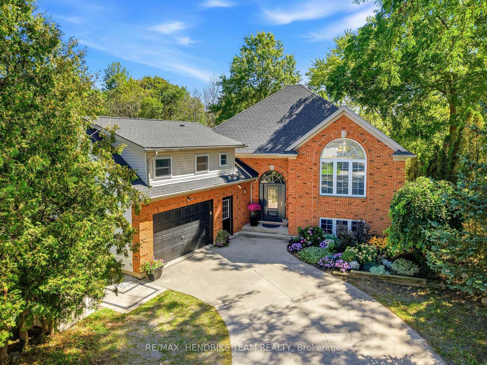 Property Photo:  310 Aqueduct Street  ON L3C 1E1 