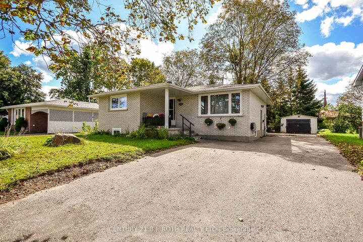 Property Photo:  5 East Gate  ON L4M 2V9 