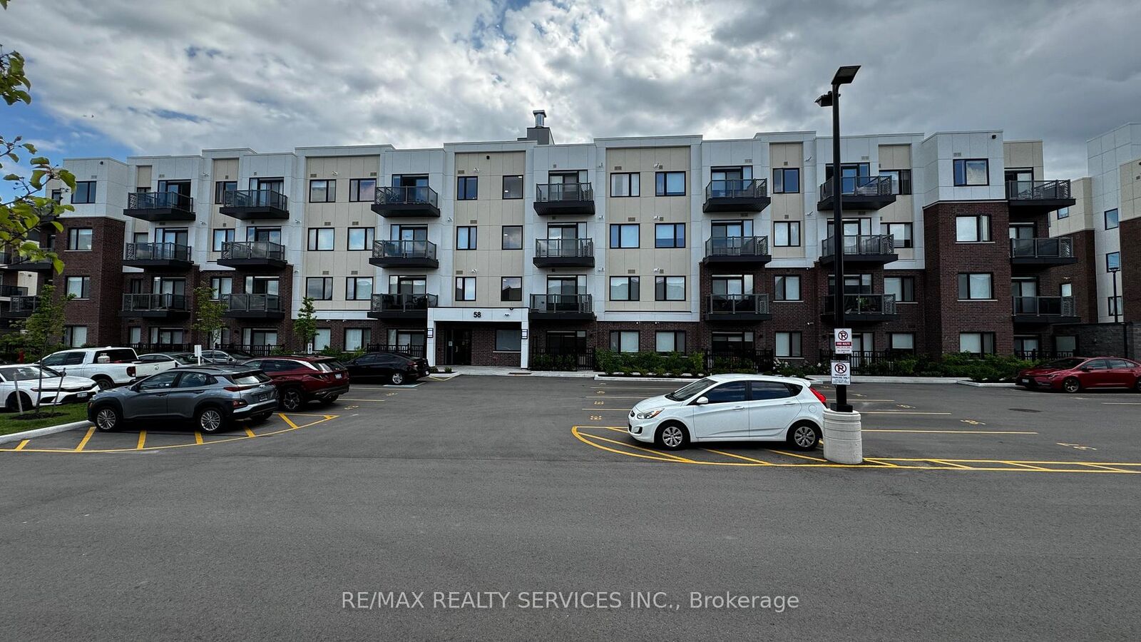 Property Photo:  58 Sky Harbour Drive 107  ON L6Y 6J1 