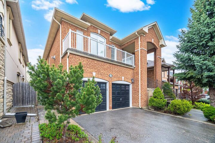 Property Photo: 223 Sonoma Boulevard ON L4H 1P2