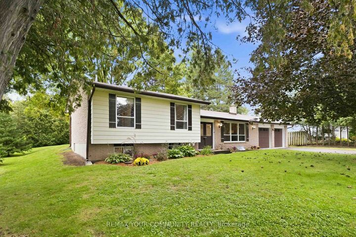 Property Photo:  5 Medina Square  ON L4P 1E1 
