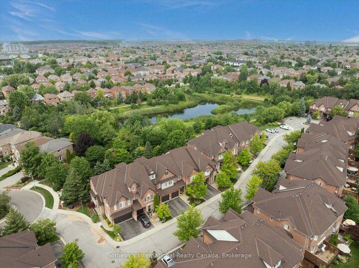 Property Photo:  300 Ravineview Way 41  ON L6H 7J2 