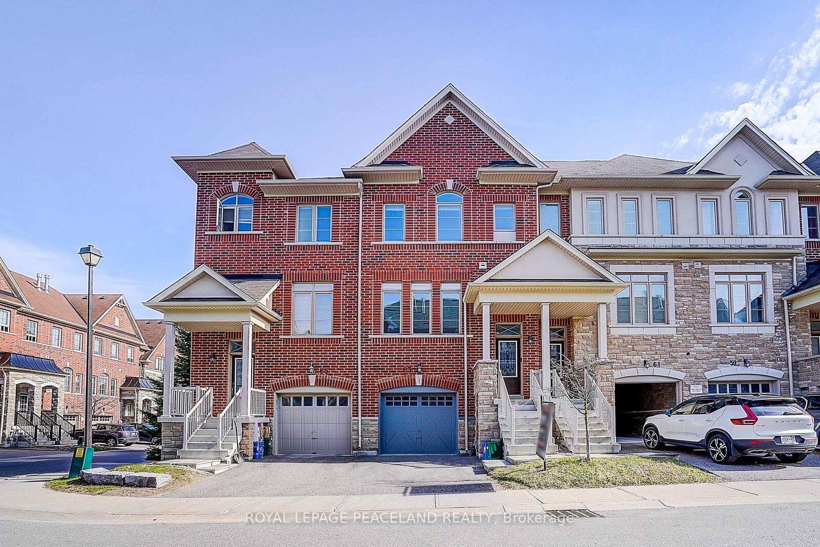Property Photo: 63 Mack Clement Lane ON L4S 2P7