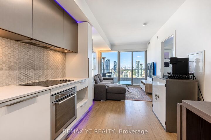 Property Photo:  85 Wood Street Ph11  ON M4Y 0E8 