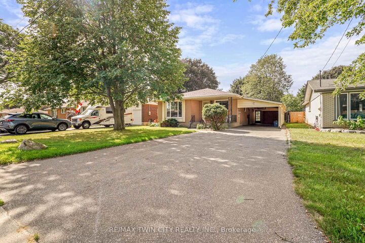 Photo de la propriété:  4 Waddington Street  ON N3R 2R1 