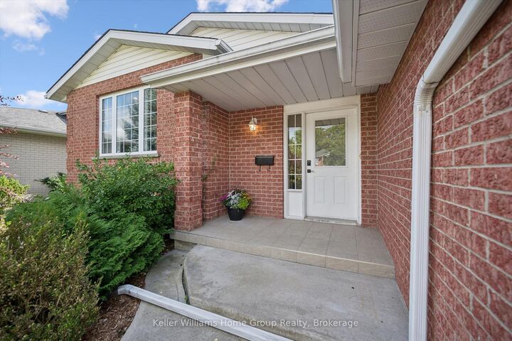 Property Photo:  177 Eastforest Trail  ON N2N 3E7 