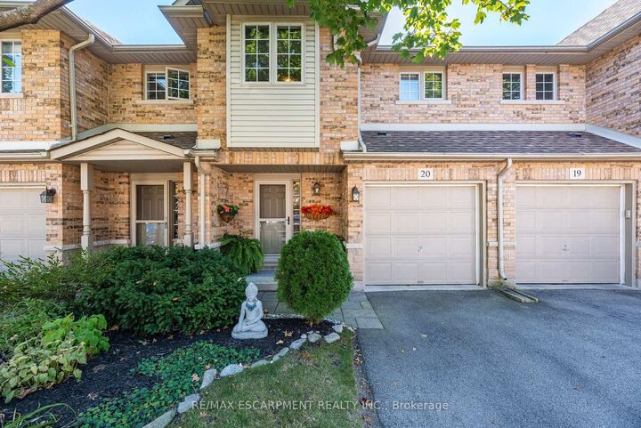 Property Photo: 1276 Silvan Forest Drive 20 ON L7M 4V8