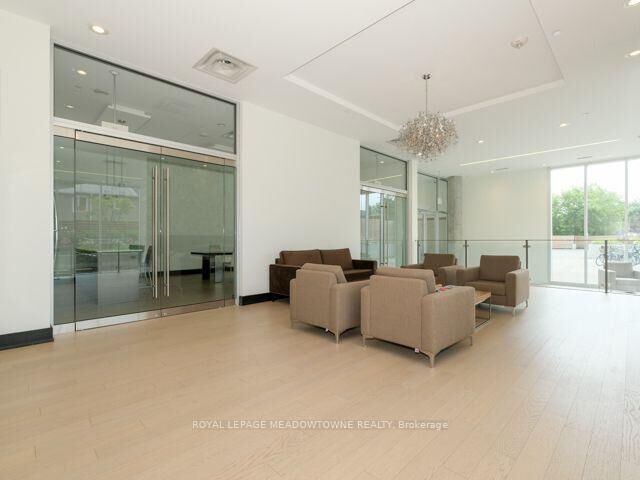Property Photo:  2055 Danforth Avenue 1002  ON M4C 1J8 