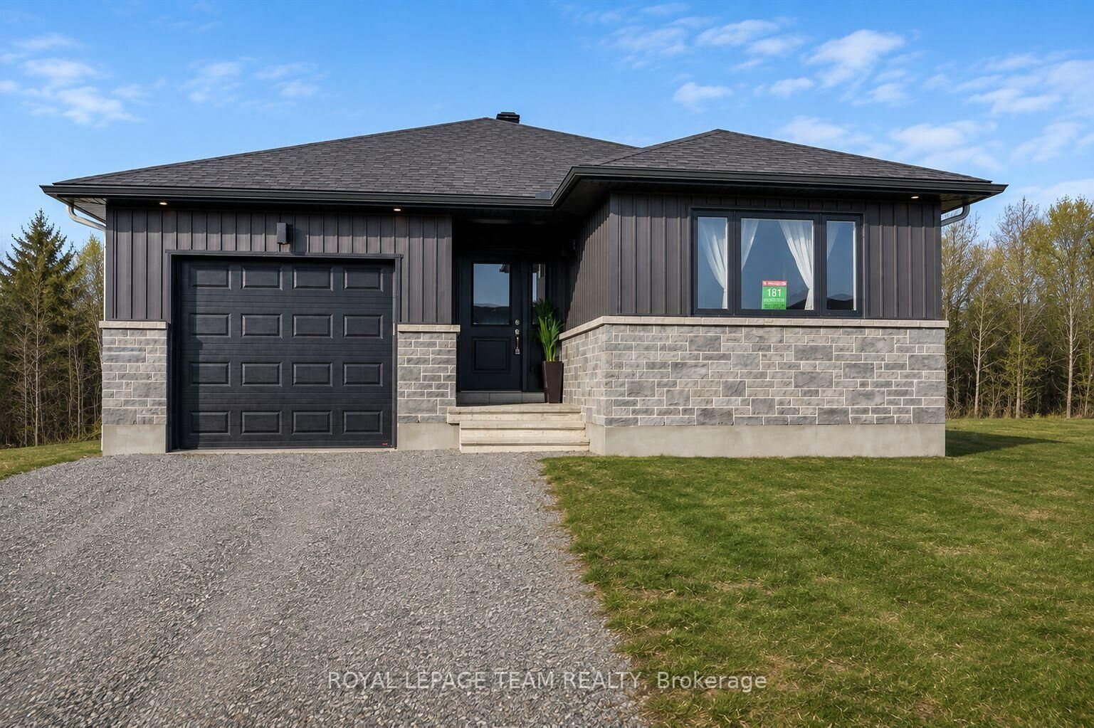 Property Photo:  181 Seabert Drive  ON K7S 0H9 