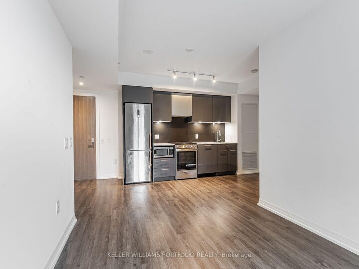 Property Photo: 251 Jarvis Street 1633 ON M5B 0C3