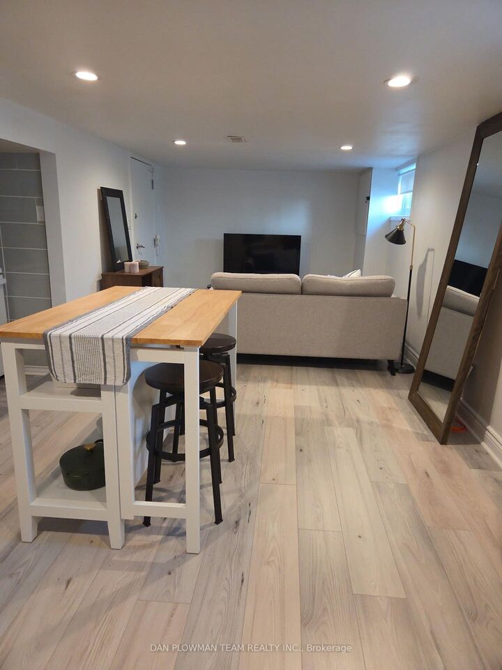 Property Photo: 131 Central Park Boulevard N Bsmt ON L1G 5Y6