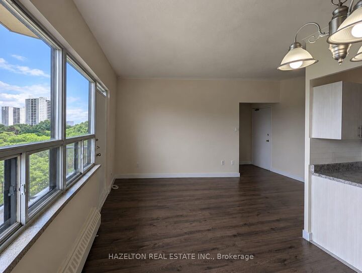 Property Photo:  57 Parkwoods Village Drive 707  ON M3A 2X3 