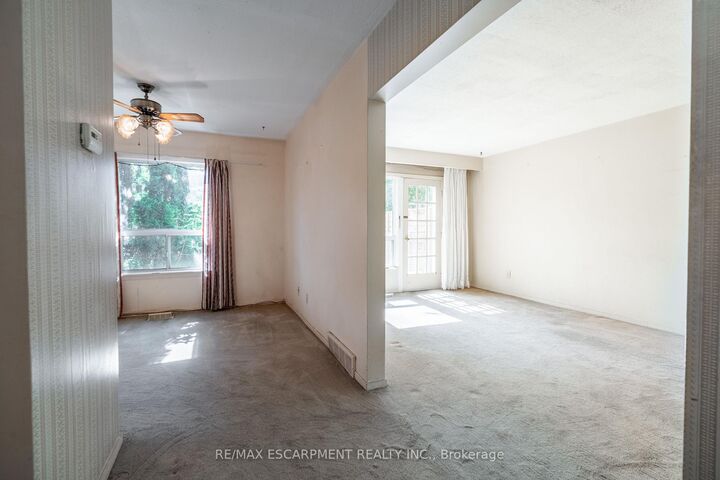 Property Photo:  519 Claridge Road 8  ON L7N 2S1 