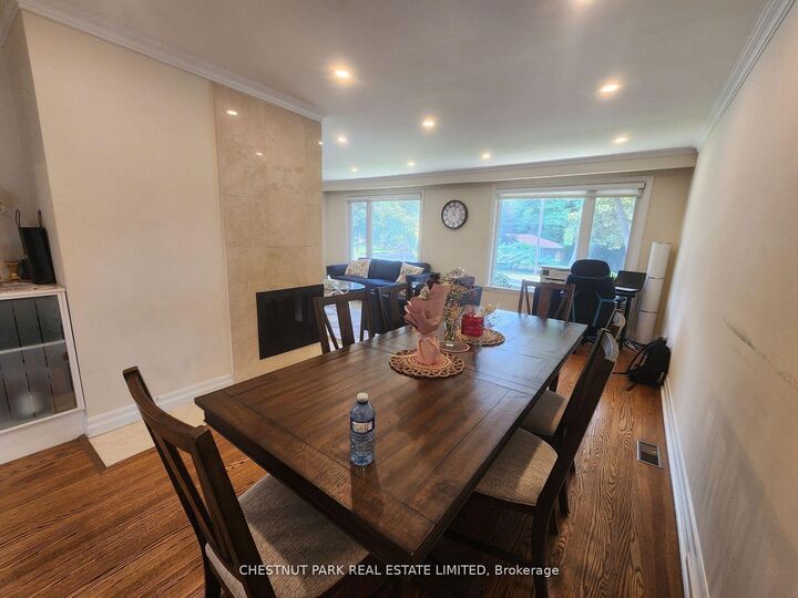 Property Photo:  184 Burbank Drive  ON M2K 1P4 