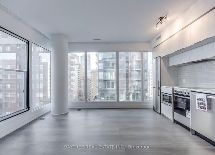 Property Photo:  181 Dundas Street E 3510  ON M5A 0N5 
