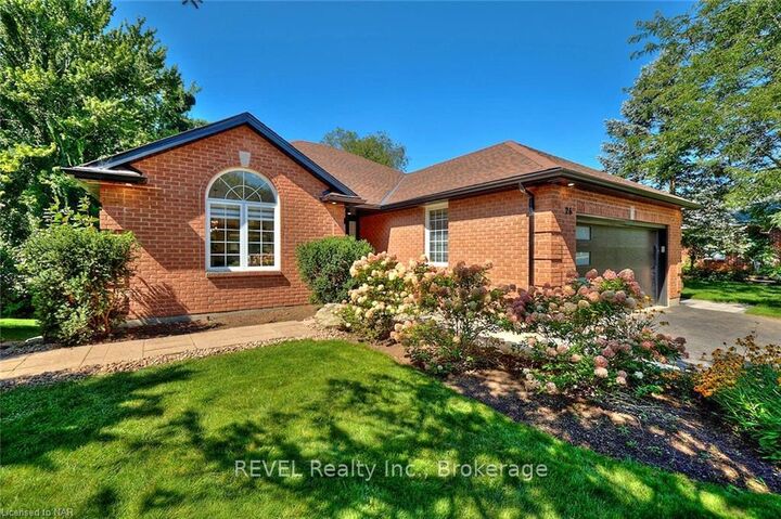 Property Photo: 26 Oakridge Boulevard ON L0S 1E5