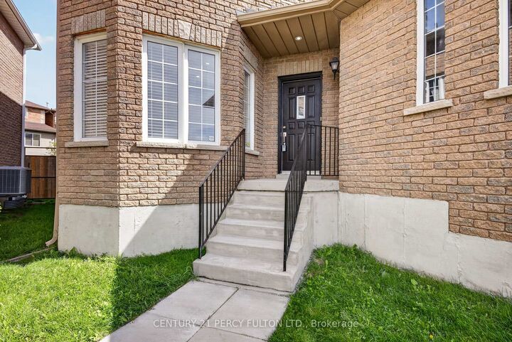 Property Photo:  187 Madelaine Drive  ON L4N 0S7 