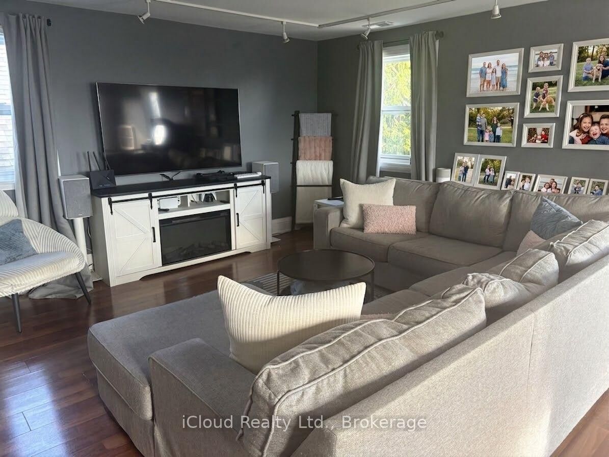 Property Photo:  65 Broadway N/A 2  ON L9W 1K1 
