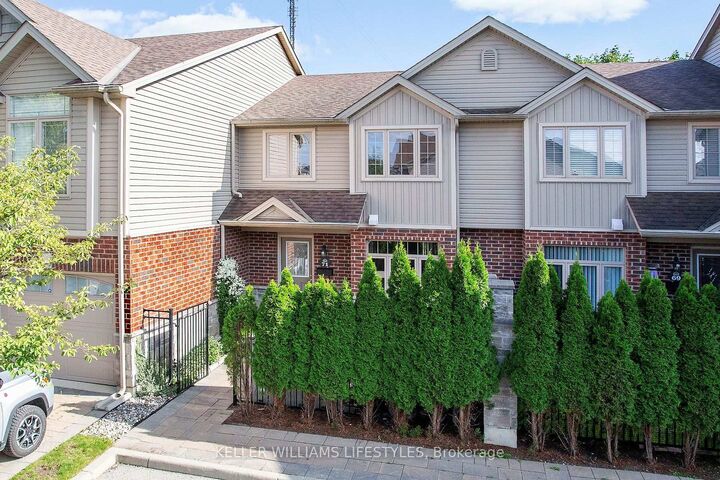 Property Photo: 1061 Eagletrace Drive 71 ON N6G 0T3
