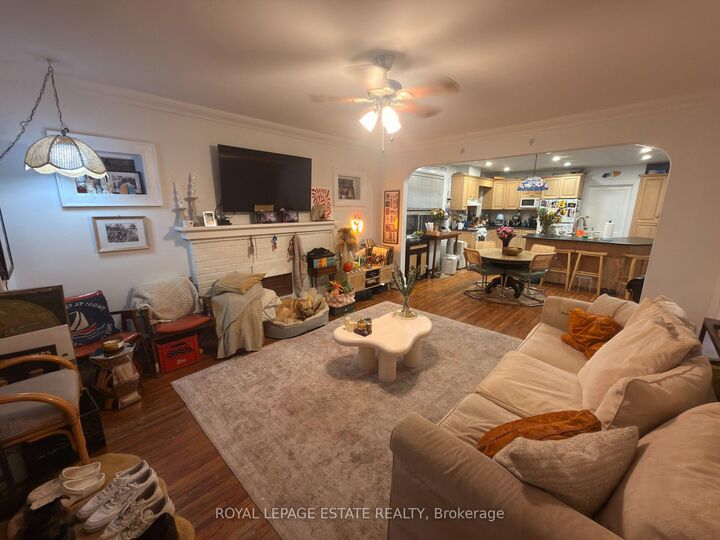 Property Photo:  20 Glen Manor Drive  ON M4E 2X2 
