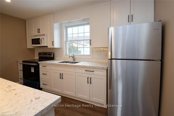 Property Photo:  342 Rosedale Avenue 1  ON L8K 4N8 