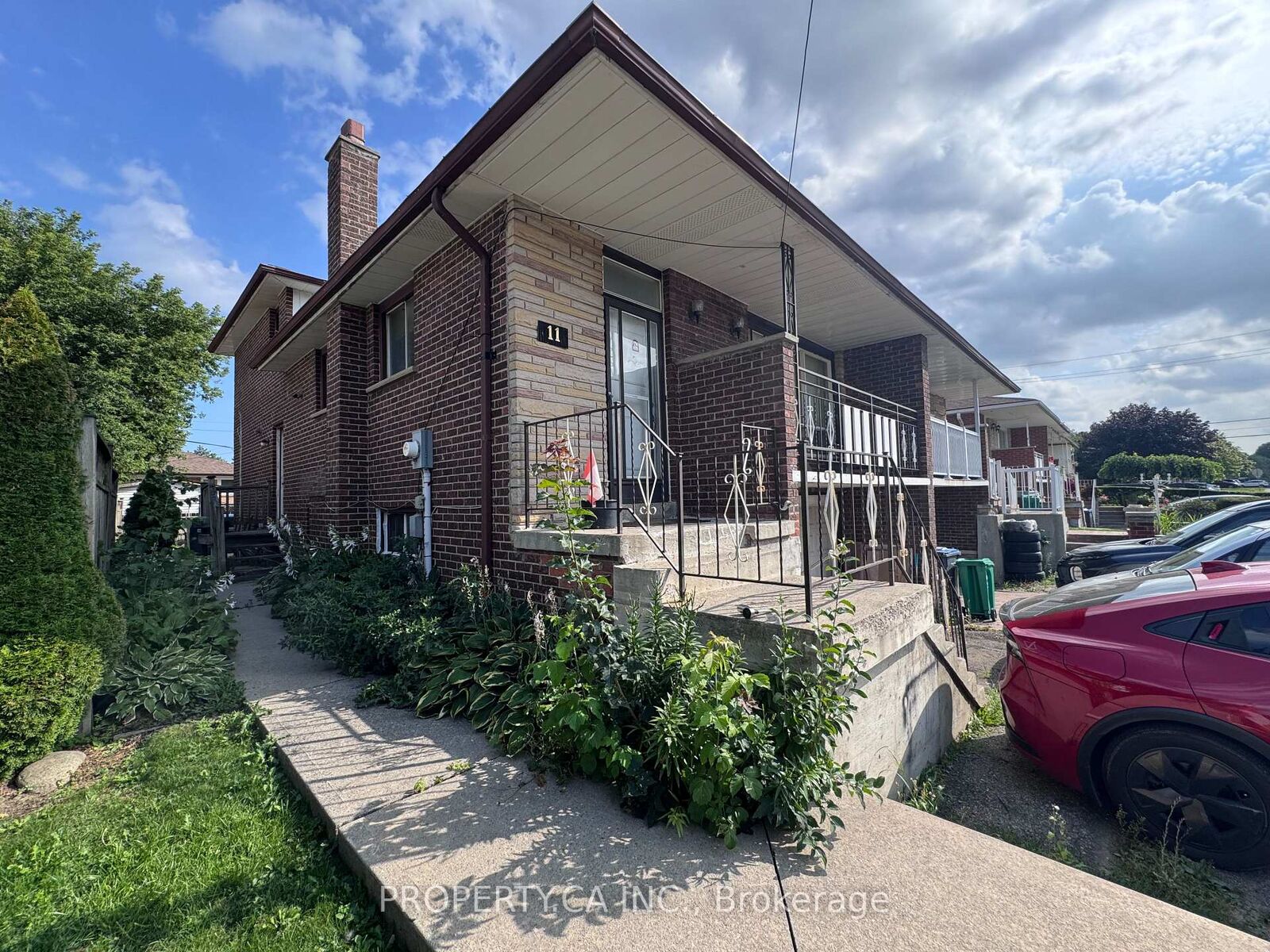 Property Photo:  11 Nancy McCredie Drive  ON L6X 2N4 