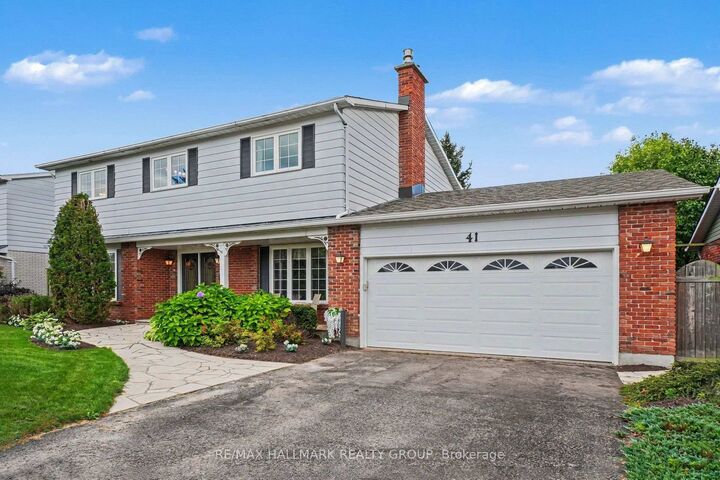 Property Photo:  41 Denewood Crescent  ON K2E 7G4 