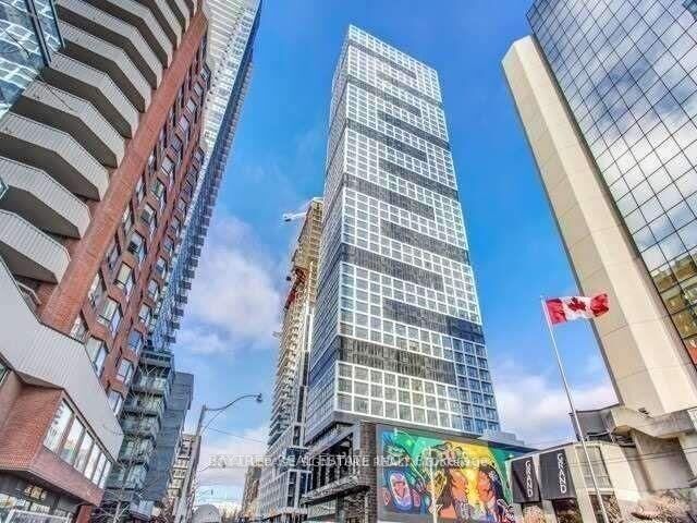 Property Photo:  181 Dundas Street E 3215  ON M5A 0N5 