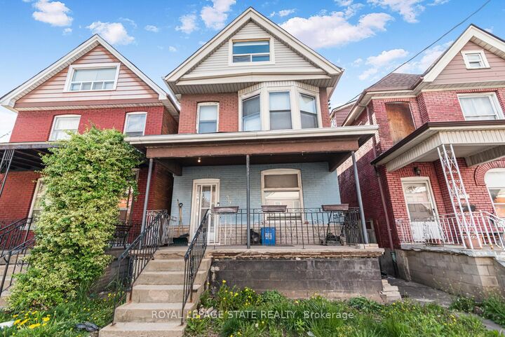 Property Photo:  39 Arthur Avenue N  ON L8L 6C7 