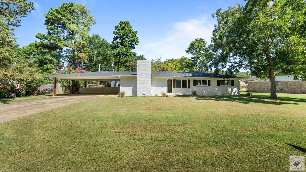 Property Photo:  304 Hummingbird Trail  TX 75551 