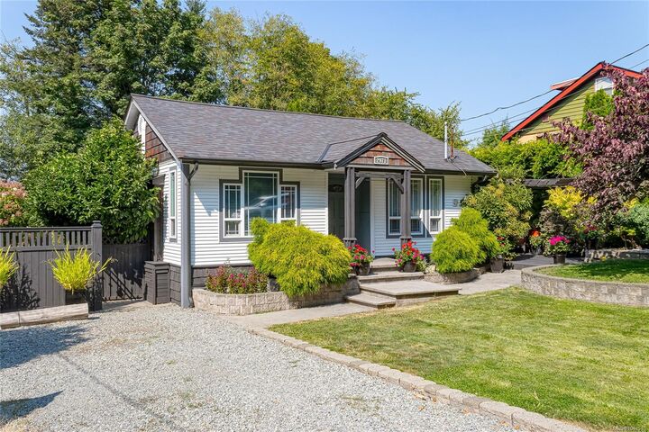 Property Photo:  2971 Oak St  BC V0R 1K1 