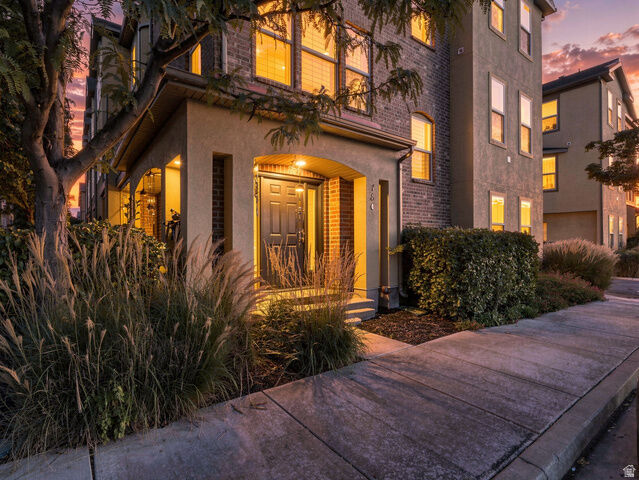 Property Photo:  180 W Barry Links Way  UT 84115 
