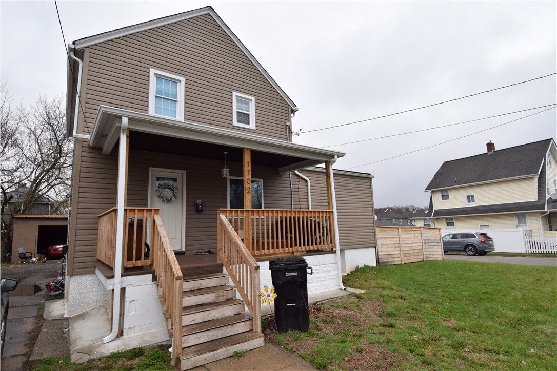 Property Photo: 1702 McMinn St PA 15001